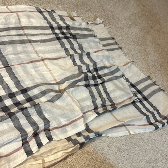 Burberry Check Wool Silk Scarf - Picture 4 of 5